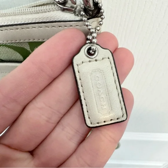 Vintage 90’s Coach Lime Green Signature Monogram Pattern Canvas Crossbody Bag - Picture 6 of 15